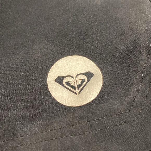 Roxy swim shorts, black LG. - Picture 2 of 4